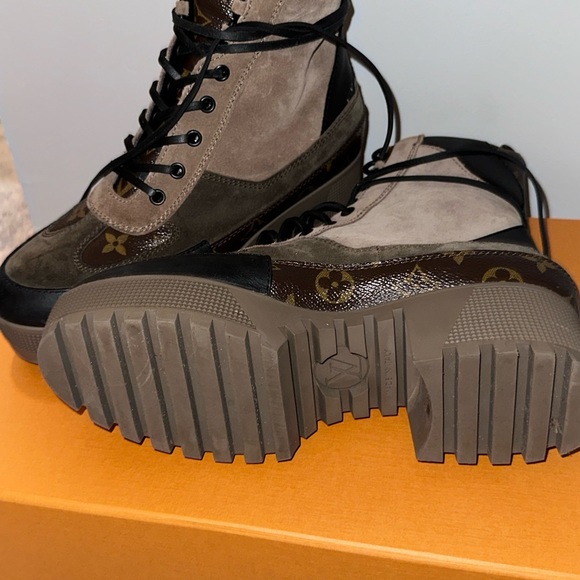 Laureate Platform Desert Boot - Picture 10 of 11